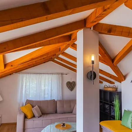 Lägenhet Comfortable Near Opatija Matulji