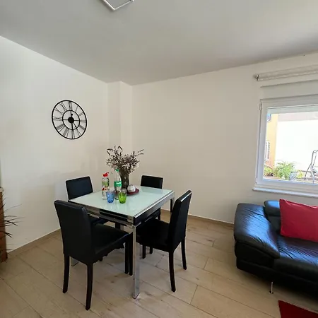Comfortable Near Opatija ماتولي