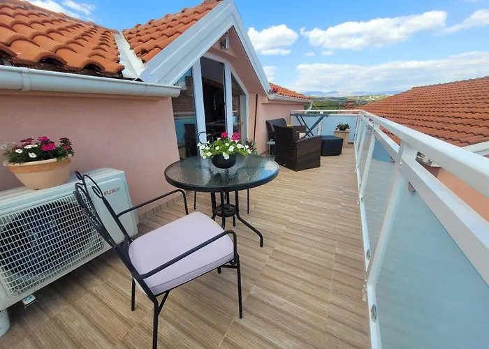 Comfortable Near Opatija * Матульи