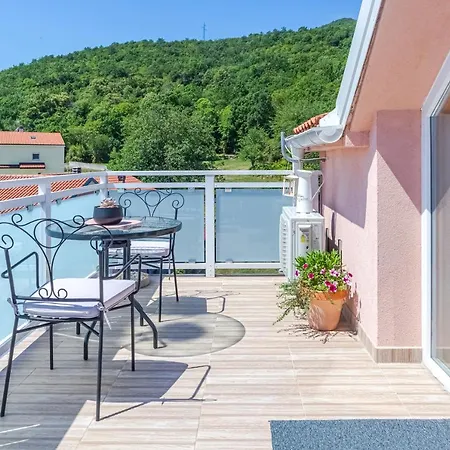Comfortable Apartment Near Opatija Apartman